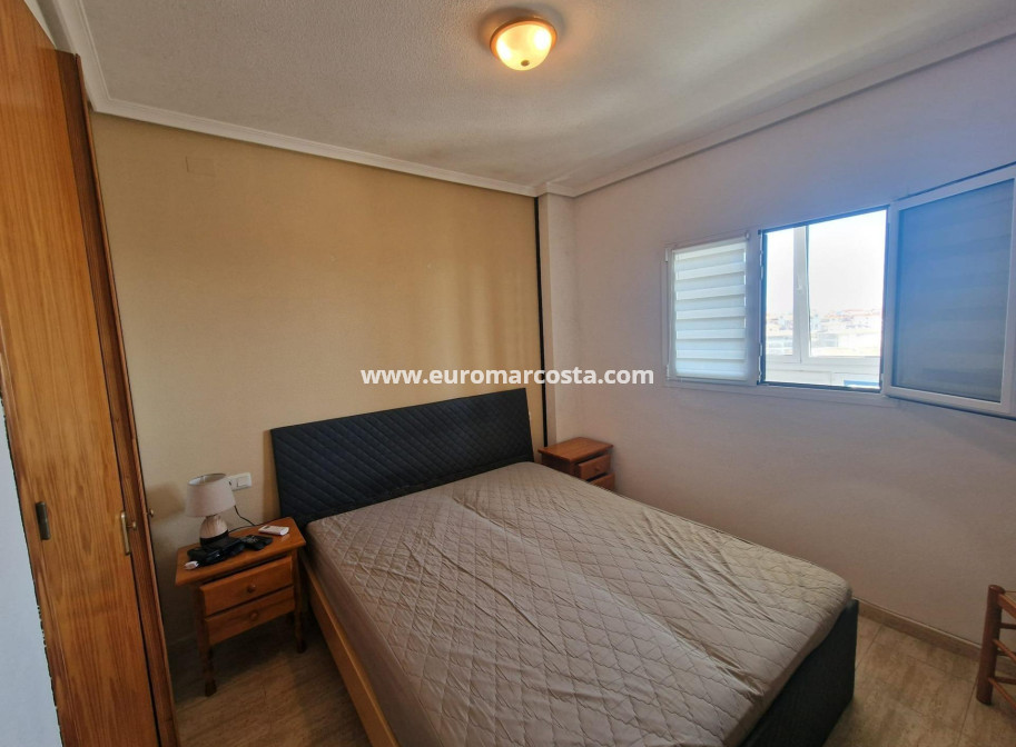 Sale - Apartment / flat - Torrevieja - La Mata