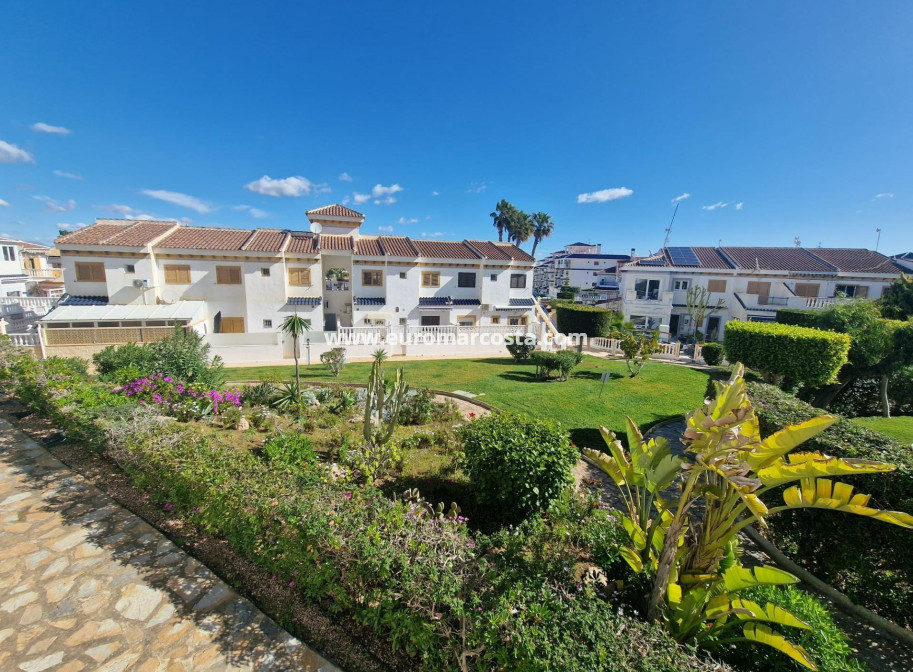 Sale - Apartment / flat - Torrevieja - La Mata