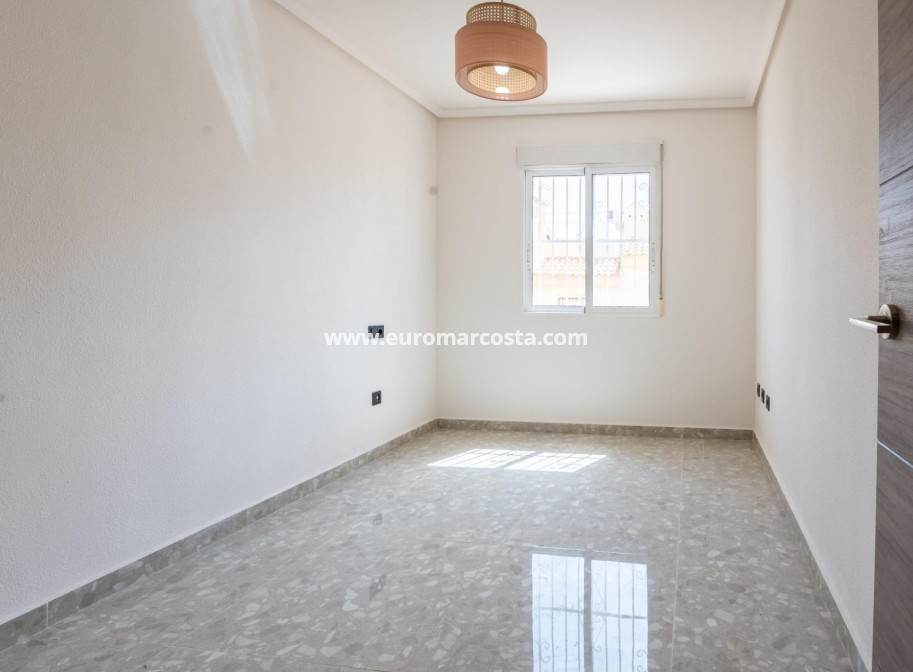 Objekte zum Wiederverkauf - Wohnung - Orihuela Costa - Los Almendros-La Florida