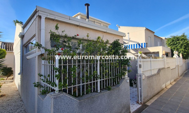 Venta - House - Torrevieja - Aguas Nuevas