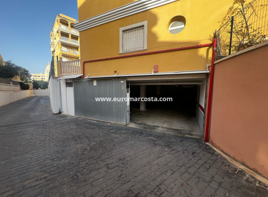 Objekte zum Wiederverkauf - Garage - Torrevieja - TORREVIEJA