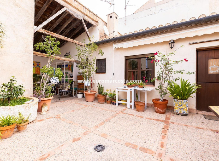 Sale - Villa - Los Martinez Del Puerto - Los Martínez del Puerto