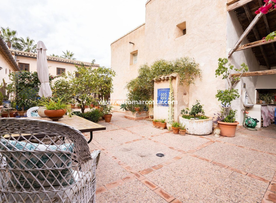 Sale - Villa - Los Martinez Del Puerto - Los Martínez del Puerto
