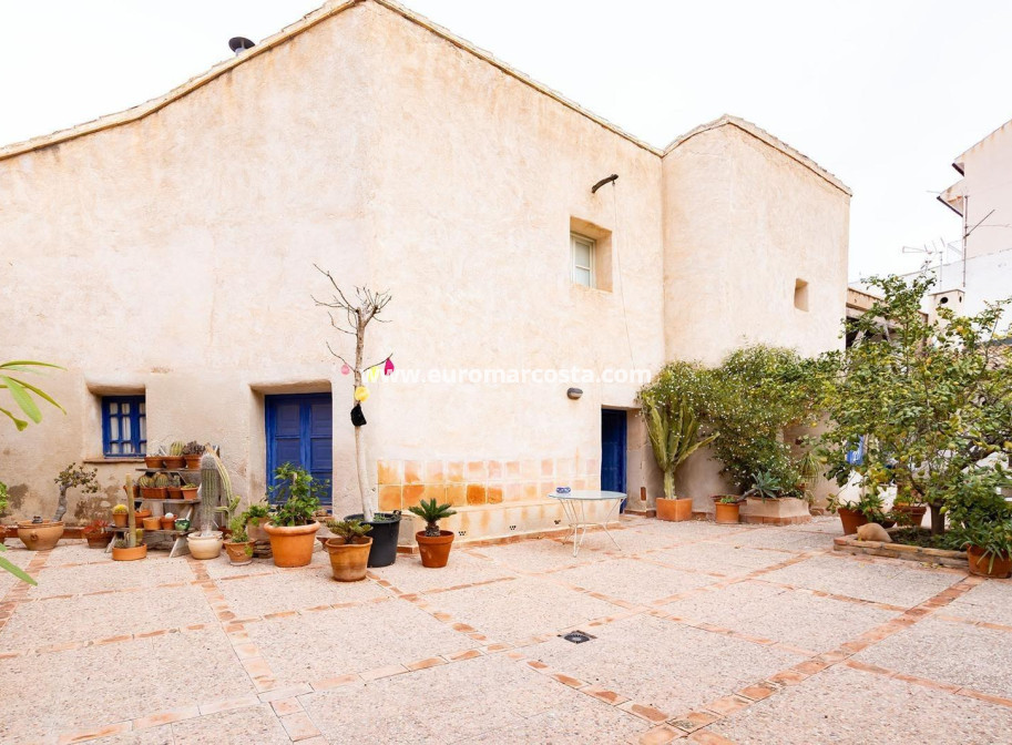 Sale - Villa - Los Martinez Del Puerto - Los Martínez del Puerto