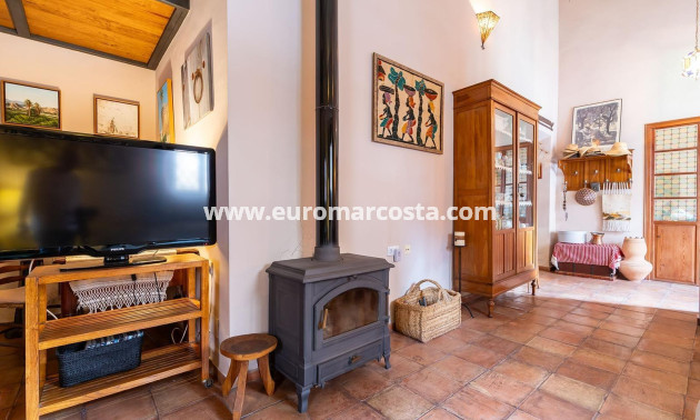 Sale - Villa - Los Martinez Del Puerto - Los Martínez del Puerto