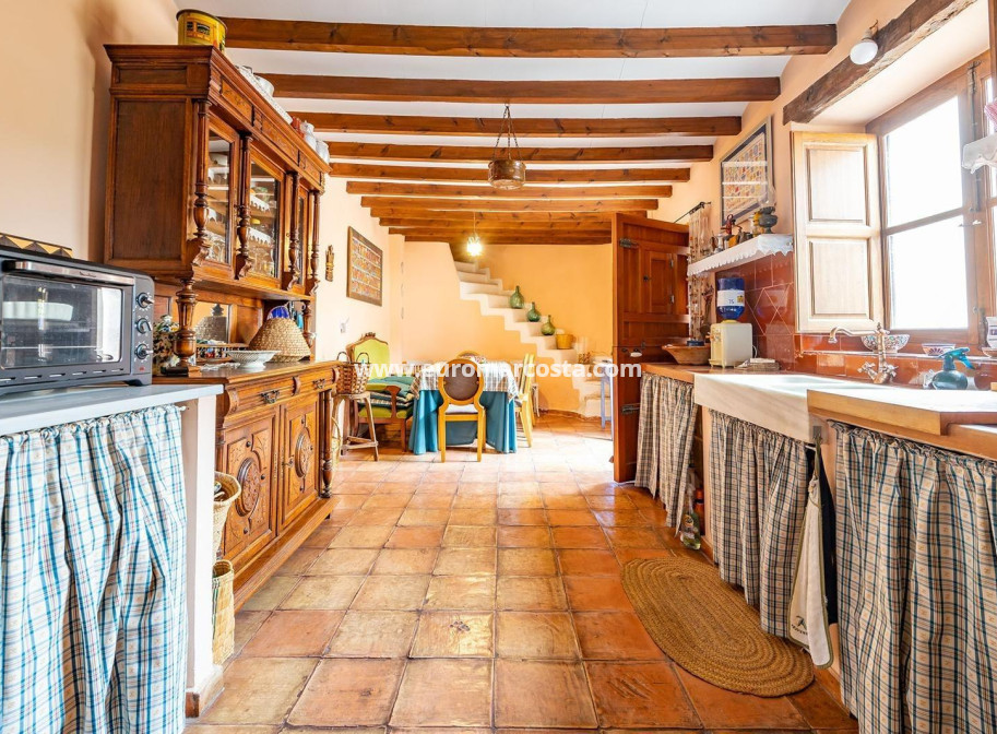 Sale - Villa - Los Martinez Del Puerto - Los Martínez del Puerto