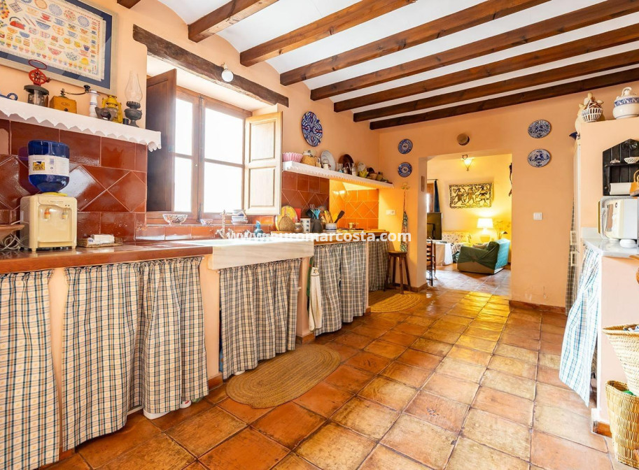 Sale - Villa - Los Martinez Del Puerto - Los Martínez del Puerto
