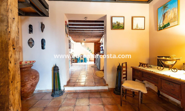 Sale - Villa - Los Martinez Del Puerto - Los Martínez del Puerto