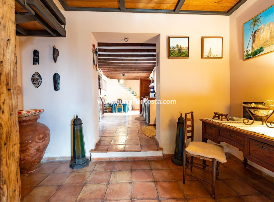 Sale - Villa - Los Martinez Del Puerto - Los Martínez del Puerto