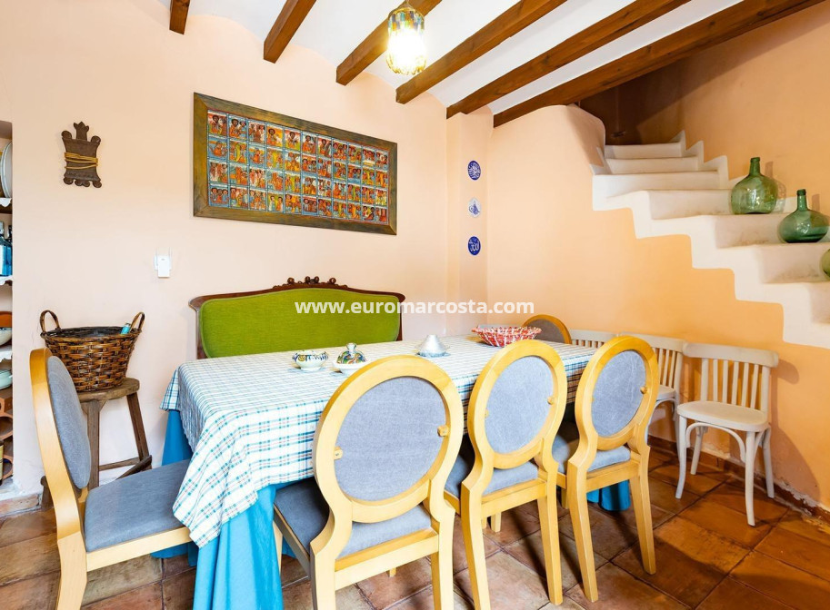 Sale - Villa - Los Martinez Del Puerto - Los Martínez del Puerto