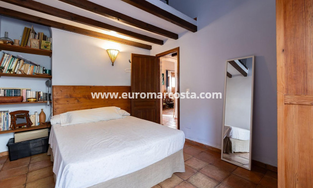 Sale - Villa - Los Martinez Del Puerto - Los Martínez del Puerto