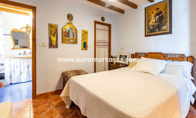 Sale - Villa - Los Martinez Del Puerto - Los Martínez del Puerto