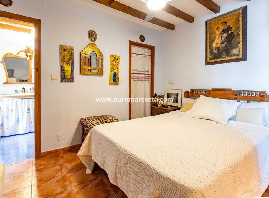 Sale - Villa - Los Martinez Del Puerto - Los Martínez del Puerto