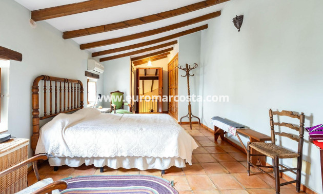 Sale - Villa - Los Martinez Del Puerto - Los Martínez del Puerto