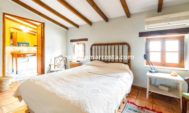 Sale - Villa - Los Martinez Del Puerto - Los Martínez del Puerto