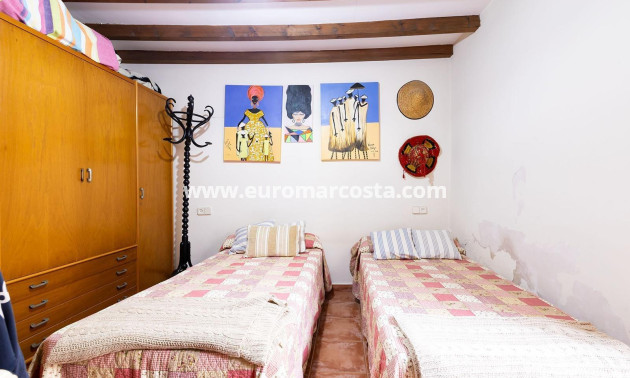 Sale - Villa - Los Martinez Del Puerto - Los Martínez del Puerto