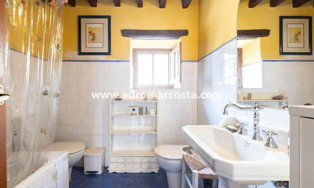 Sale - Villa - Los Martinez Del Puerto - Los Martínez del Puerto