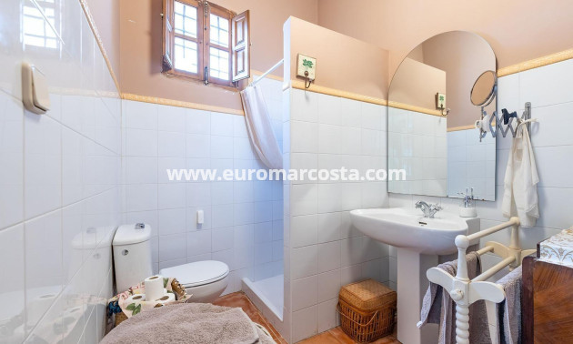 Sale - Villa - Los Martinez Del Puerto - Los Martínez del Puerto