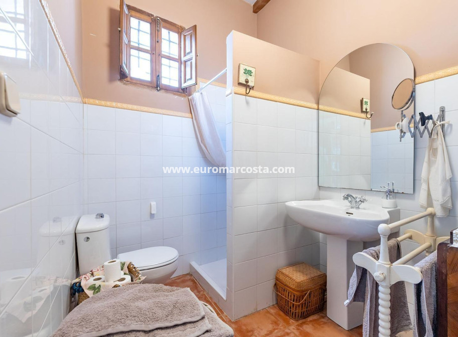 Sale - Villa - Los Martinez Del Puerto - Los Martínez del Puerto