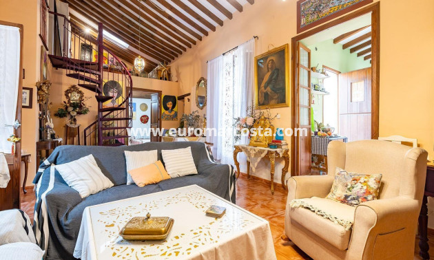 Sale - Villa - Los Martinez Del Puerto - Los Martínez del Puerto