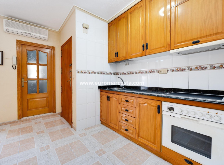 Objekte zum Wiederverkauf - Wohnung - Torrevieja - TORREVIEJA