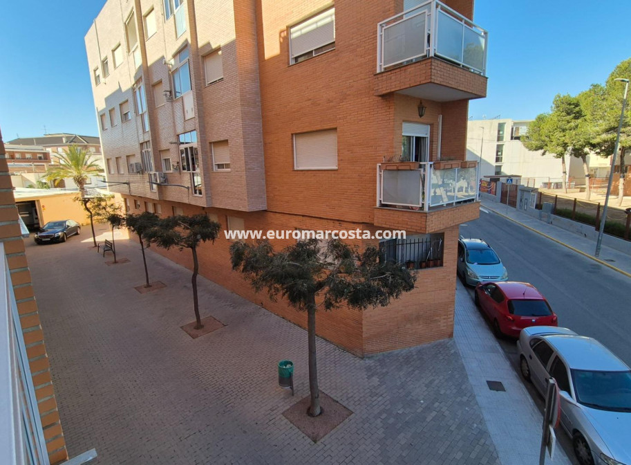 Venta - Apartamento / piso - Los Montesinos - Pueblo 8