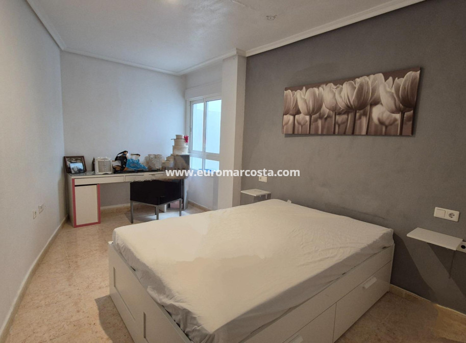 Venta - Apartamento / piso - Los Montesinos - Pueblo 8