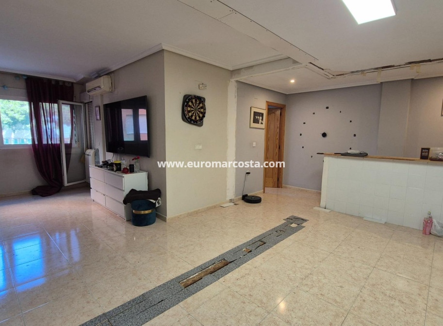 Venta - Apartamento / piso - Los Montesinos - Pueblo 8