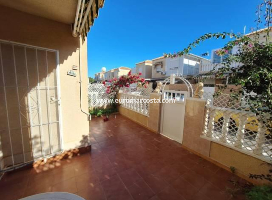 Objekte zum Wiederverkauf - Bungalow - Torrevieja - TORREVIEJA