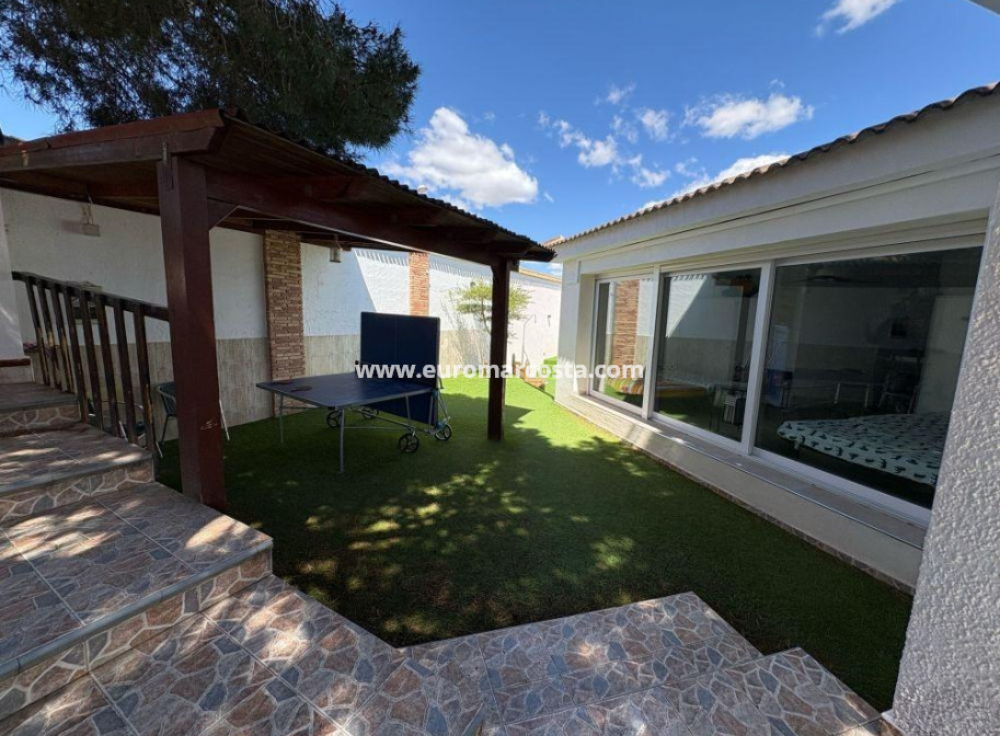 Venta - Villa - Torrevieja - Los Balcones - Los Altos del Edén