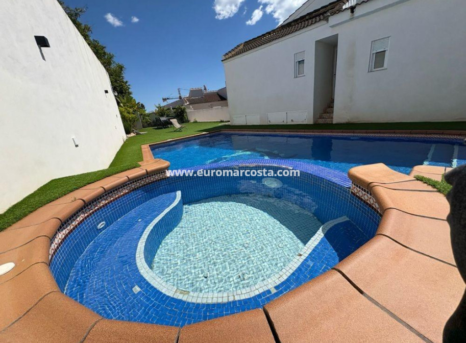 Venta - Villa - Torrevieja - Los Balcones - Los Altos del Edén