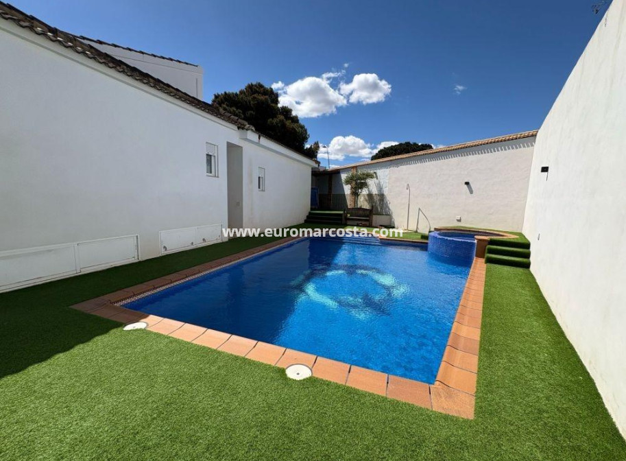 Venta - Villa - Torrevieja - Los Balcones - Los Altos del Edén