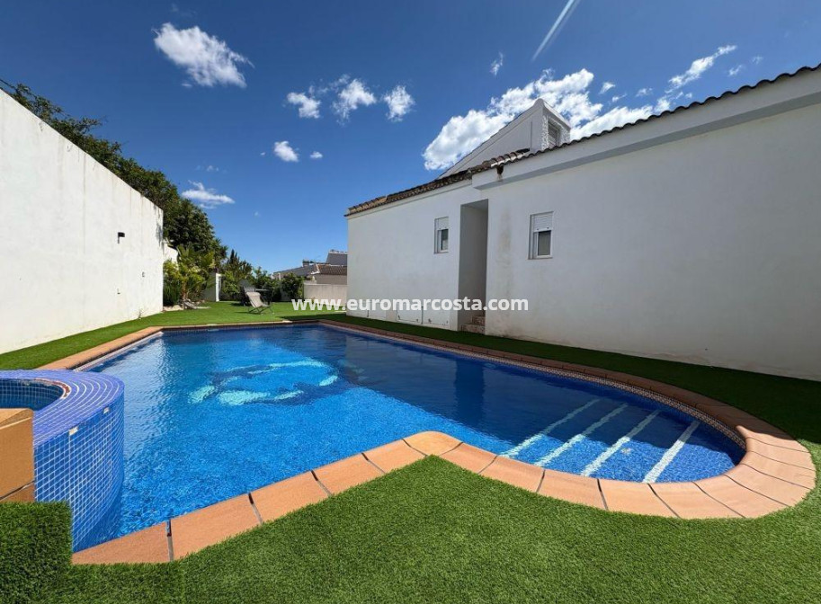 Venta - Villa - Torrevieja - Los Balcones - Los Altos del Edén