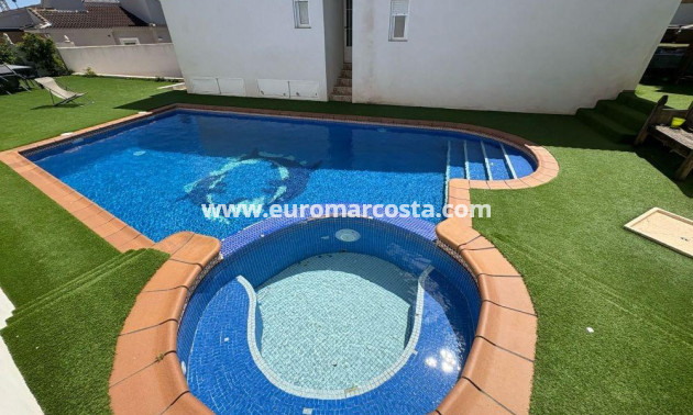 Venta - Villa - Torrevieja - Los Balcones - Los Altos del Edén