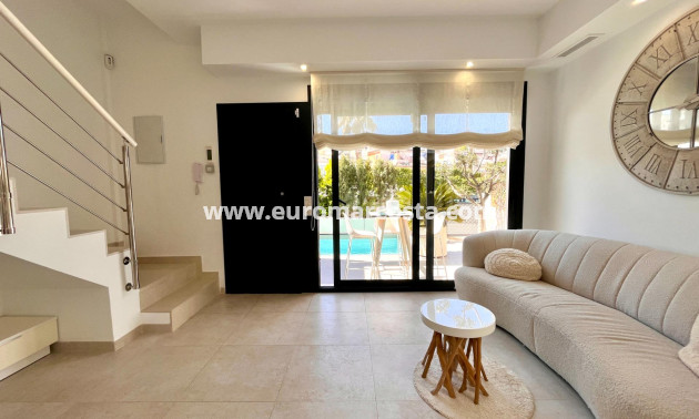 Venta - Adosado - Orihuela Costa - TORREVIEJA