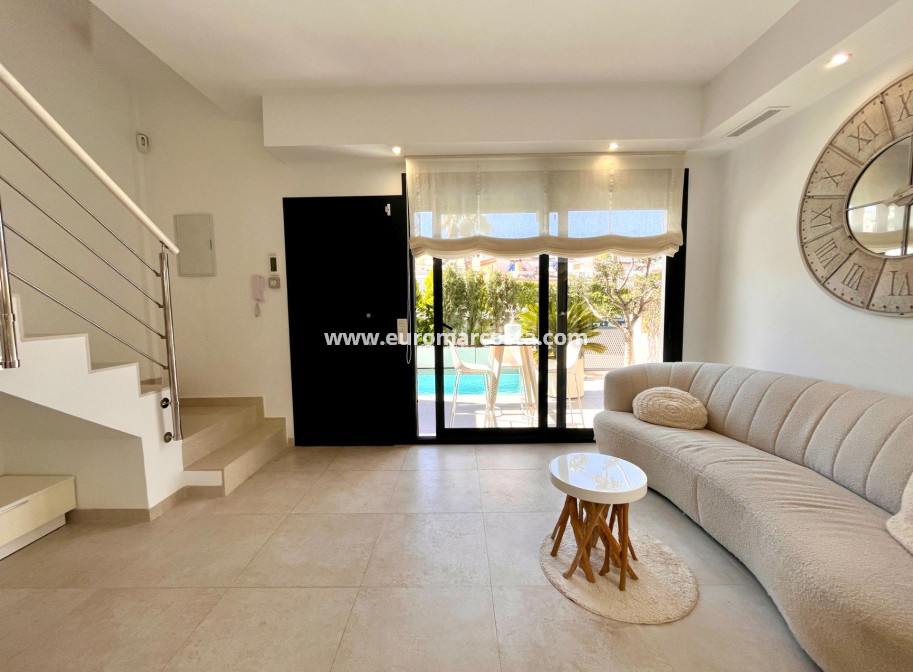 Venta - Adosado - Orihuela Costa - TORREVIEJA
