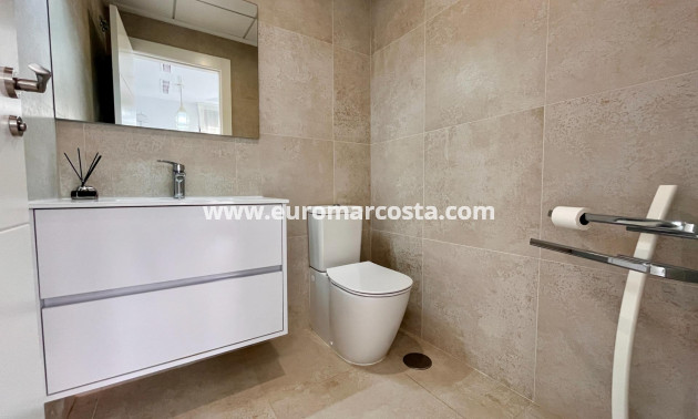 Venta - Adosado - Orihuela Costa - TORREVIEJA