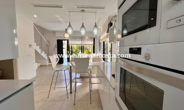 Venta - Adosado - Orihuela Costa - TORREVIEJA