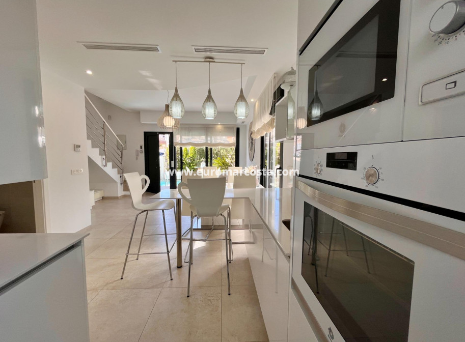Venta - Adosado - Orihuela Costa - TORREVIEJA
