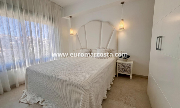 Venta - Adosado - Orihuela Costa - TORREVIEJA