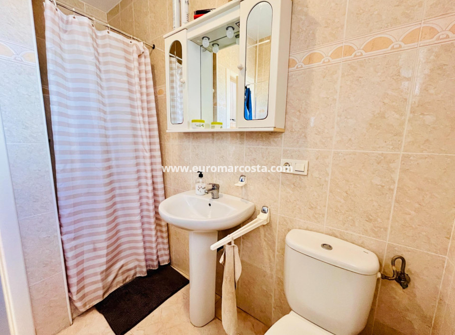 Venta - Villa - Orihuela Costa - TORREVIEJA