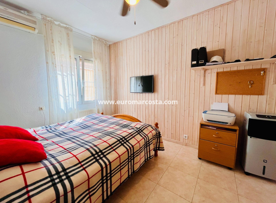 Venta - Villa - Orihuela Costa - TORREVIEJA