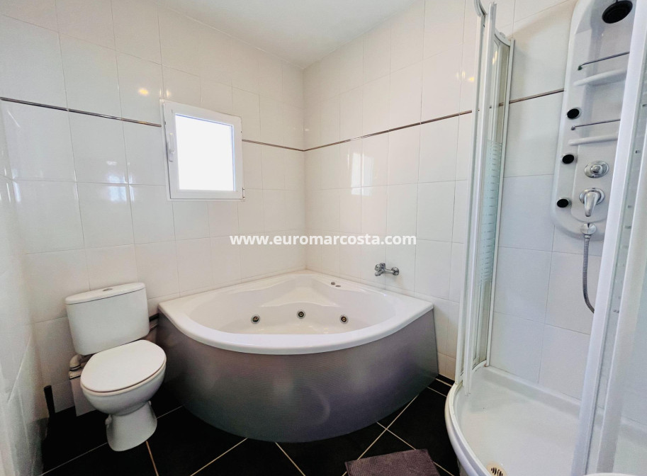 Venta - Villa - Orihuela Costa - TORREVIEJA
