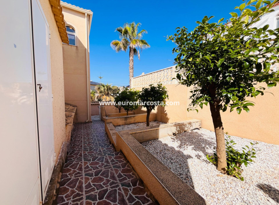 Venta - Villa - Orihuela Costa - TORREVIEJA