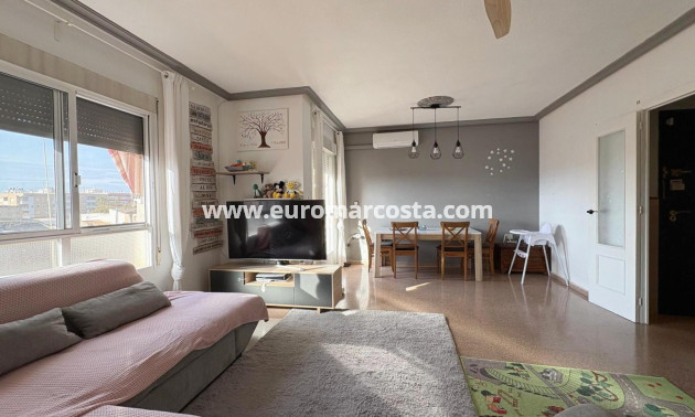 Venta - Apartamento / piso - Los Montesinos