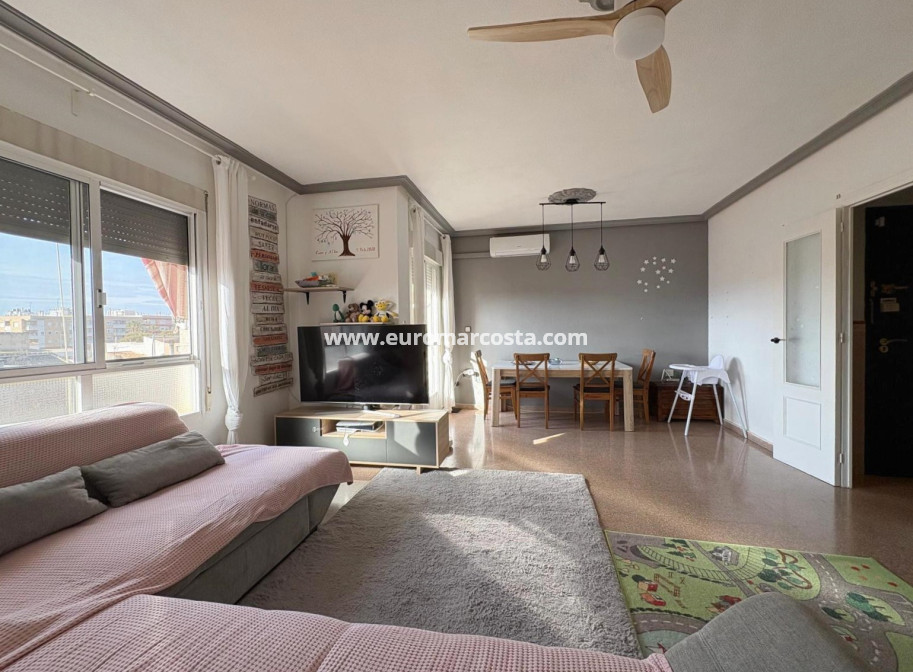 Venta - Apartamento / piso - Los Montesinos
