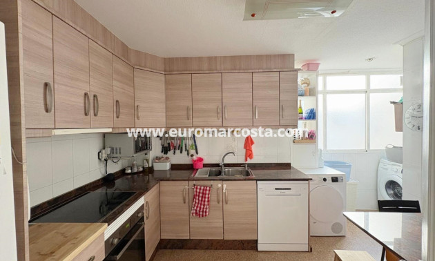 Venta - Apartamento / piso - Los Montesinos
