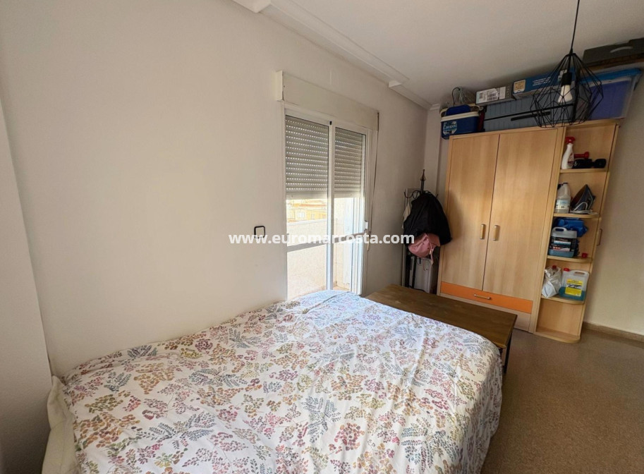 Venta - Apartamento / piso - Los Montesinos