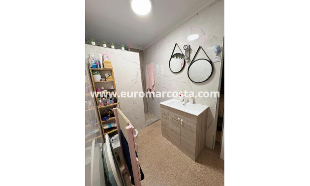 Venta - Apartamento / piso - Los Montesinos