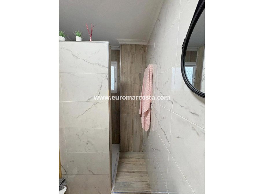 Venta - Apartamento / piso - Los Montesinos